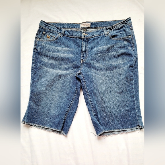 U.S.Polo Assn. Authentic Goods Women's Bermuda Shorts Cotton High Rise, Size 20 - Picture 2 of 16